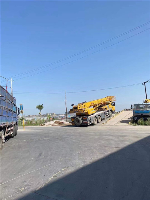 卡若区25吨吊车的租赁价格大概是多少？