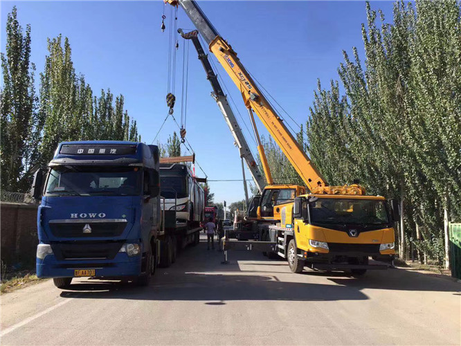 卡若区“省油又稳当”—— 吊车的 “智能节能” 技术